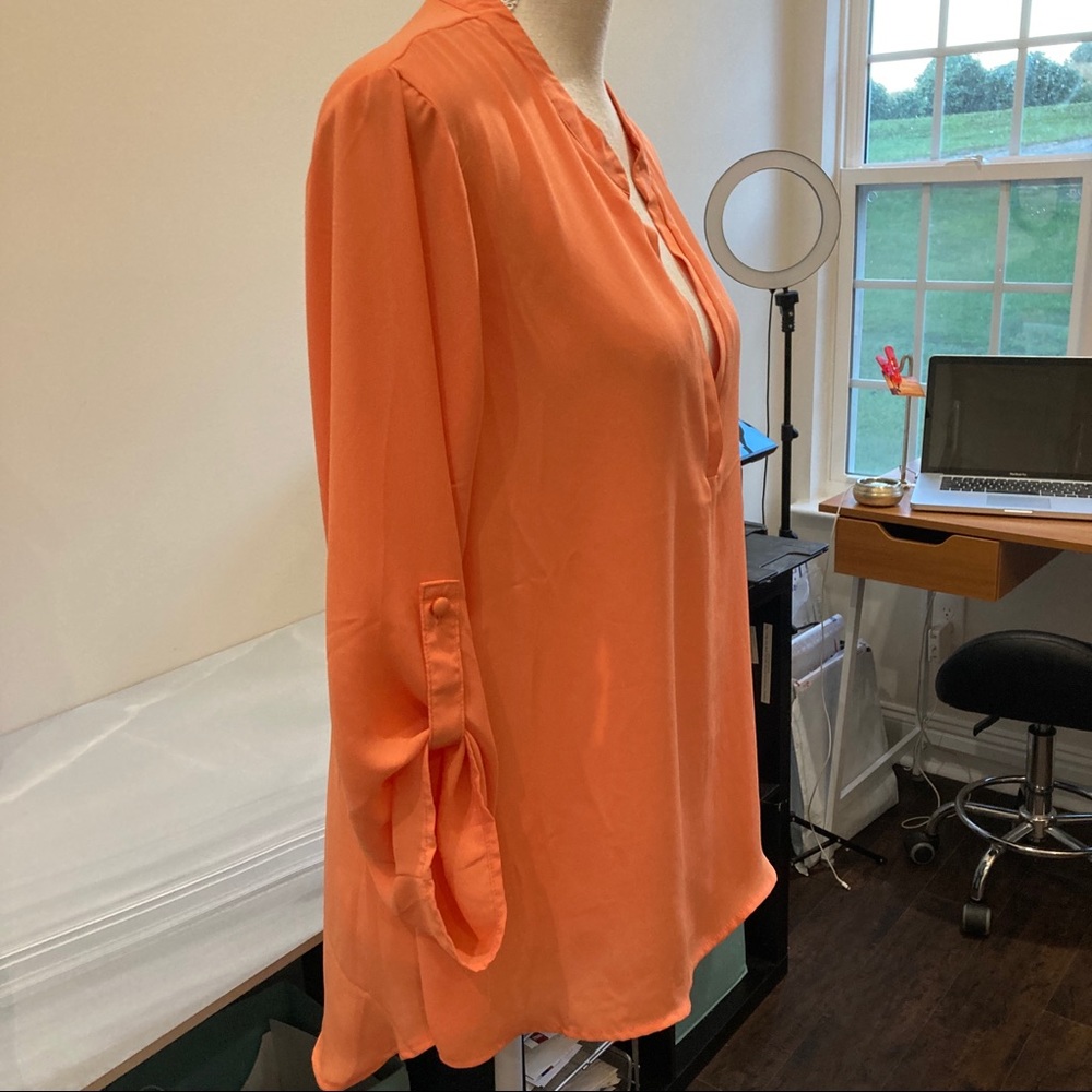 Chelsea Taylor - Henley Split Neck Blouse with Roll-Up Sleeves and Hi-Low Hem - Picture 2 of 10